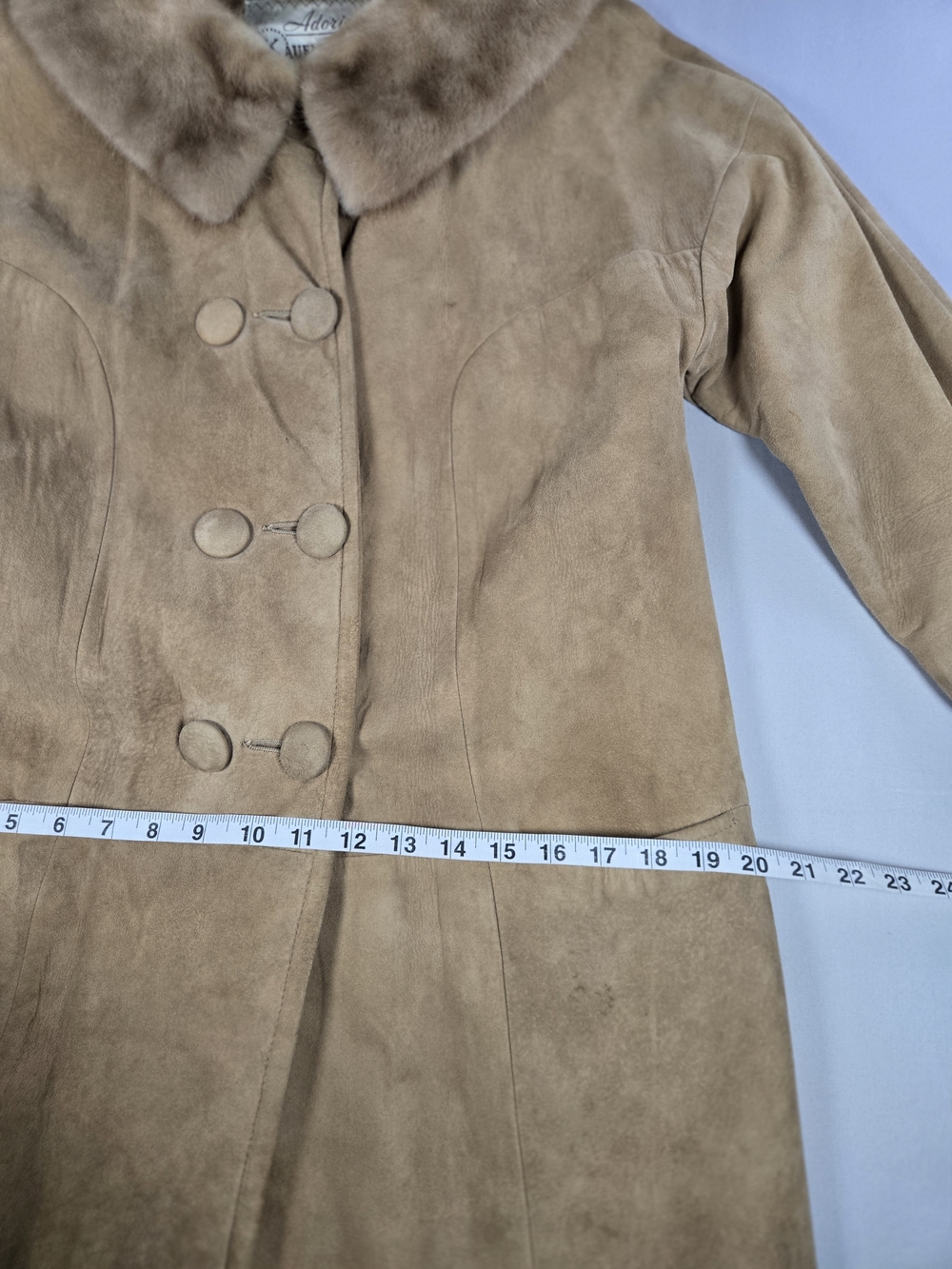 Vintage Tan Suede Trench Coat with Fur Collar - Picture 12 of 14